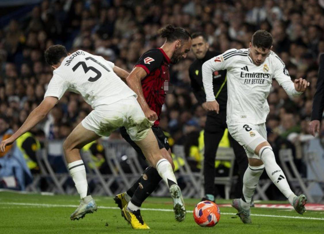 开云体育惊天逆转！皇马连追三球实现绝地反击，这么研究积分帮助.