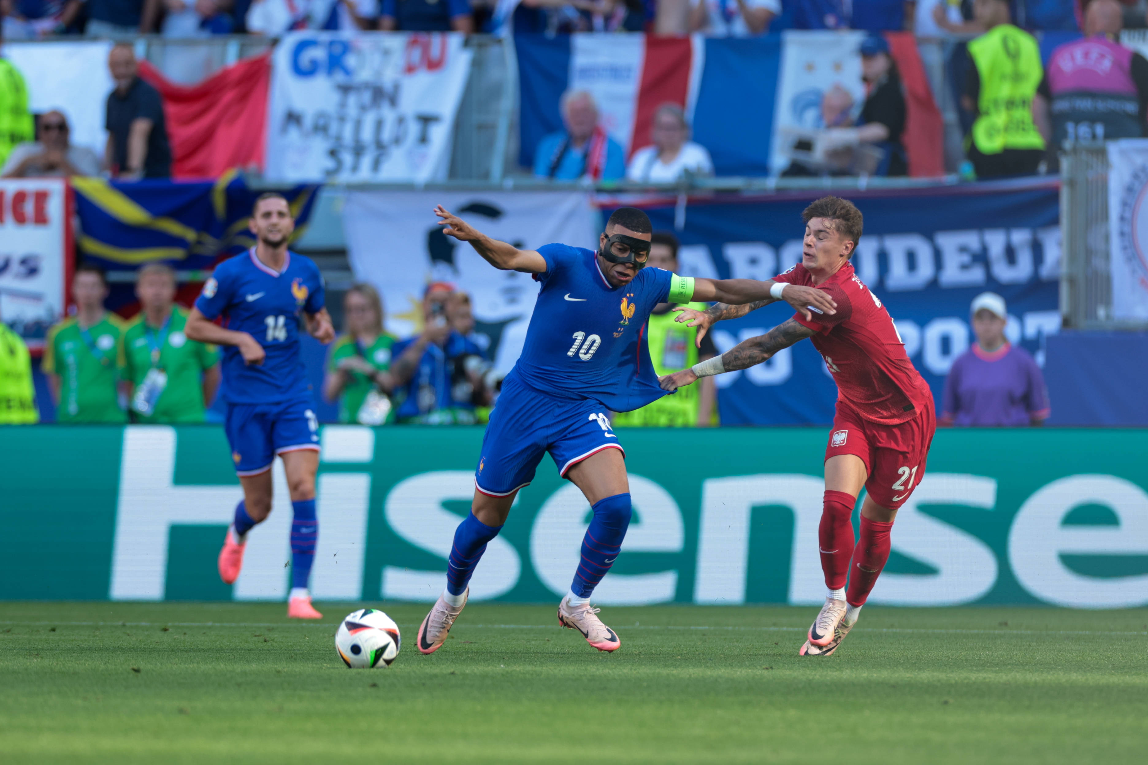 开云体育平台姆巴佩在德国队比赛中重返赛场，表现优异引发热议！的简单介绍