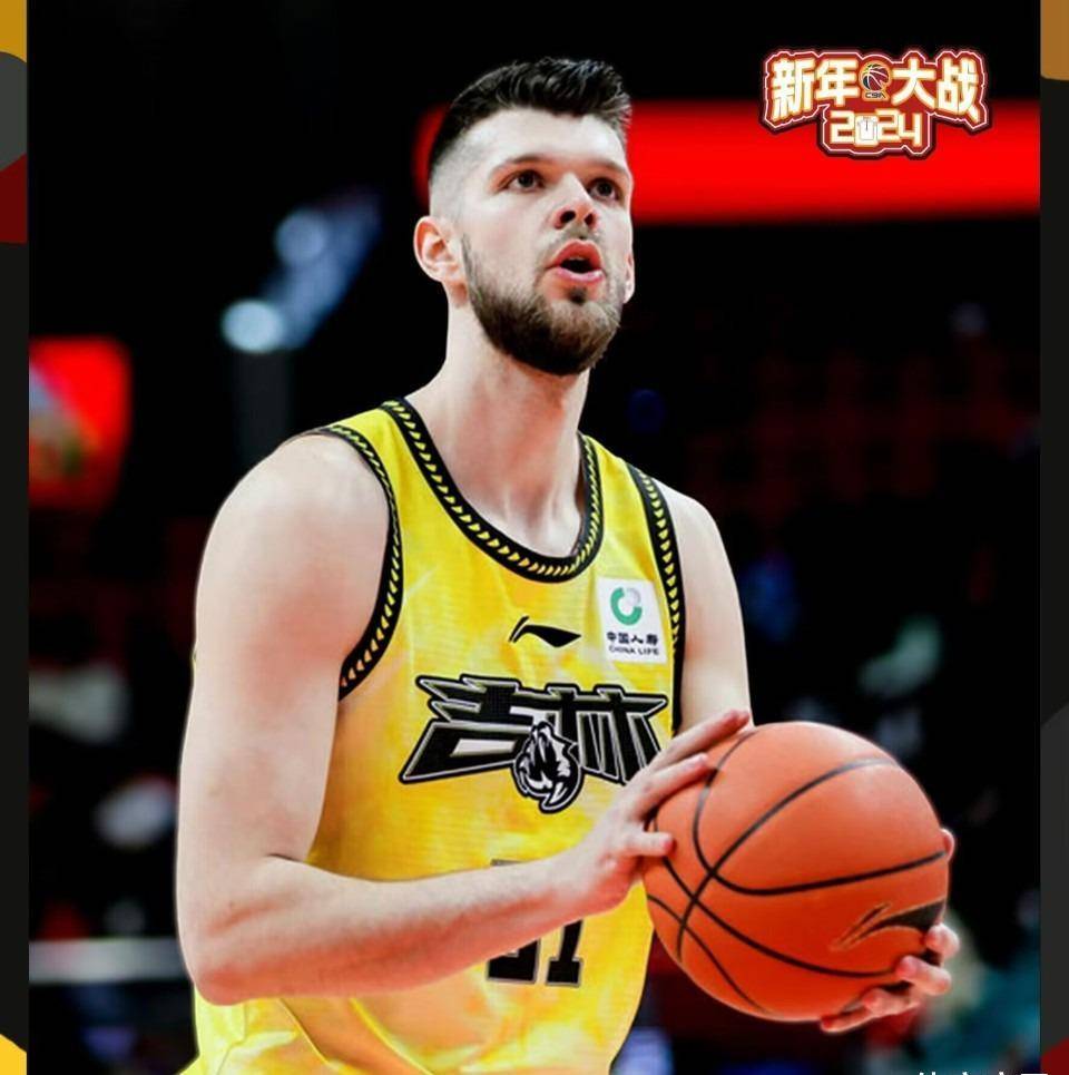 独行侠不断突破！，科维托娃连续十五场比赛得分超过险胜全场沸腾不已的简单介绍