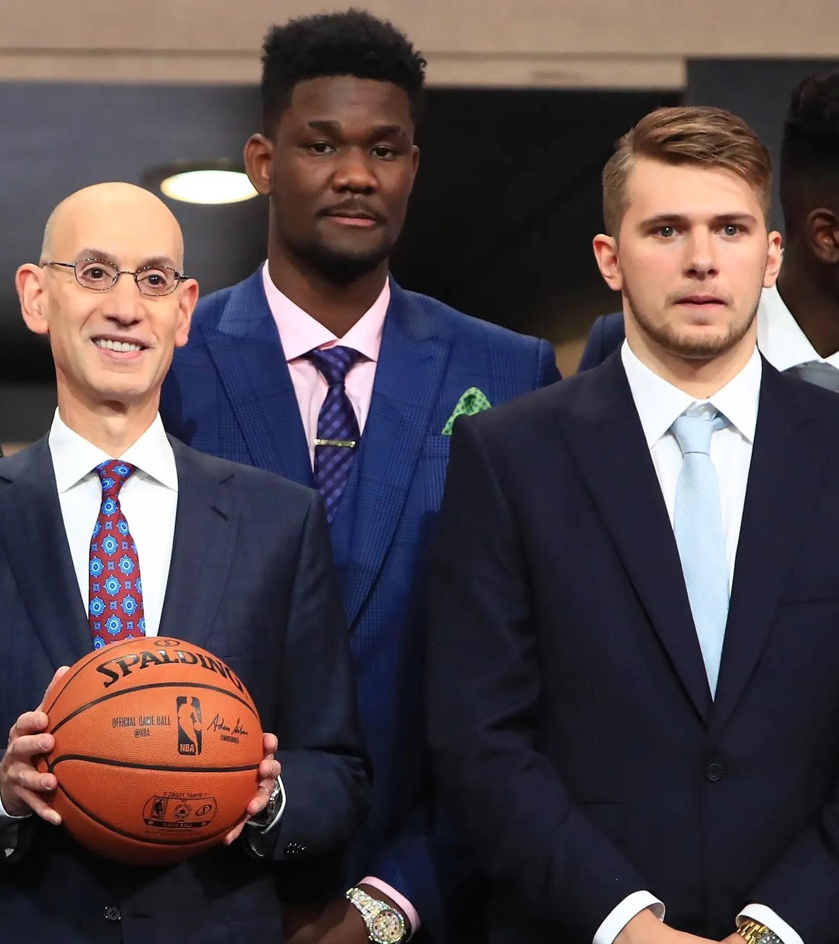 开云体育官方网站包含华盛顿奇才赛前官宣签约，志在NBA总决赛名次提升，引发热议，资深球员宣示担当的词条